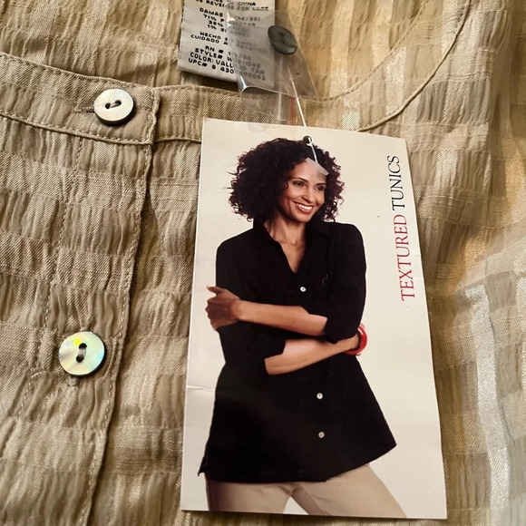 White Stag top, dead stock, size Large. - Picture 3 of 3